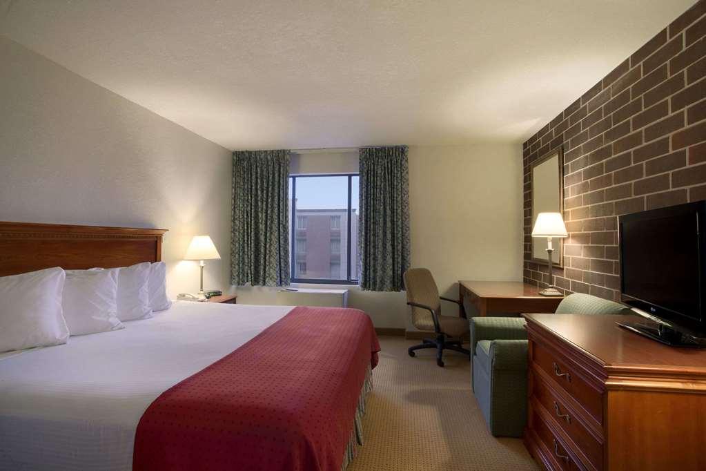 Best Western Plus Executive Residency Waterloo & Cedar Falls Exteriör bild