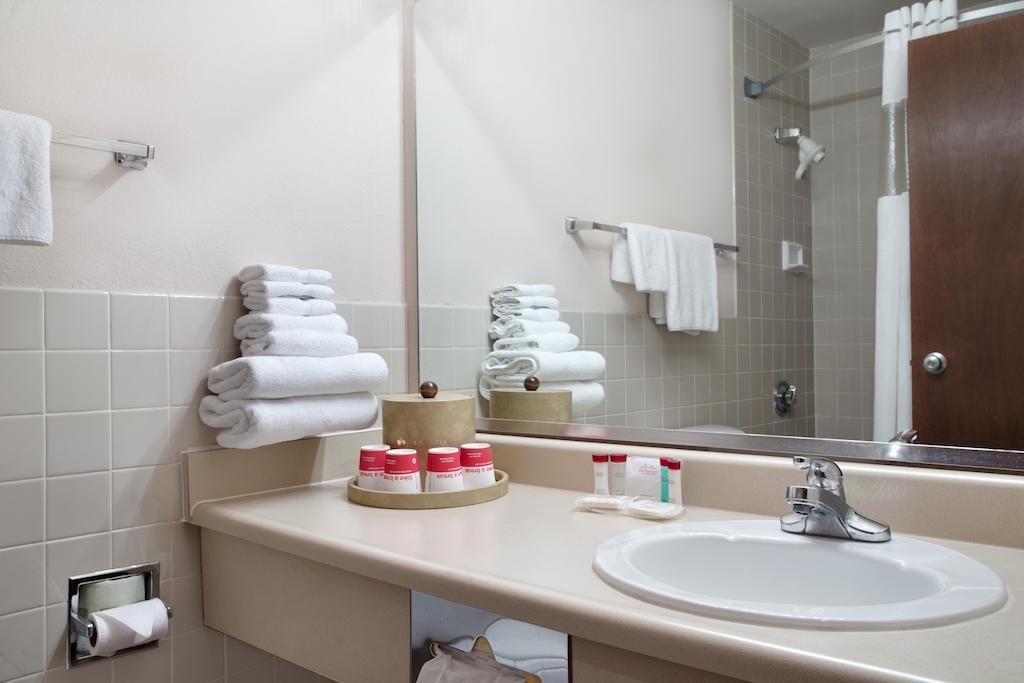 Best Western Plus Executive Residency Waterloo & Cedar Falls Exteriör bild