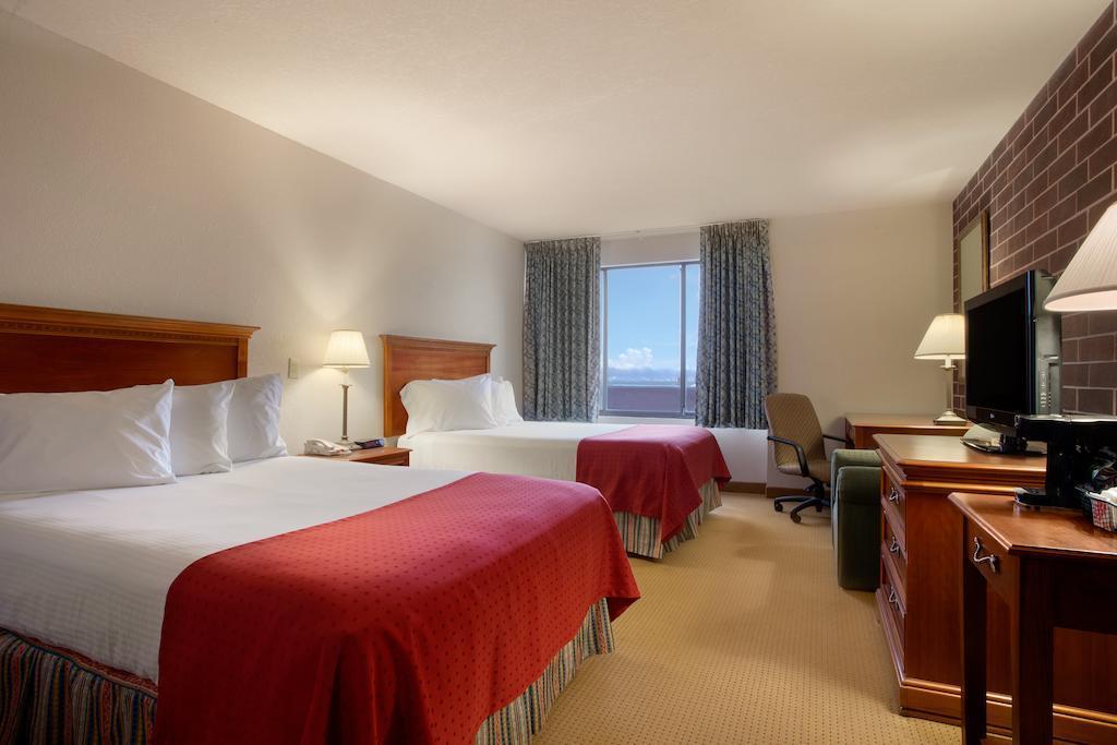 Best Western Plus Executive Residency Waterloo & Cedar Falls Exteriör bild
