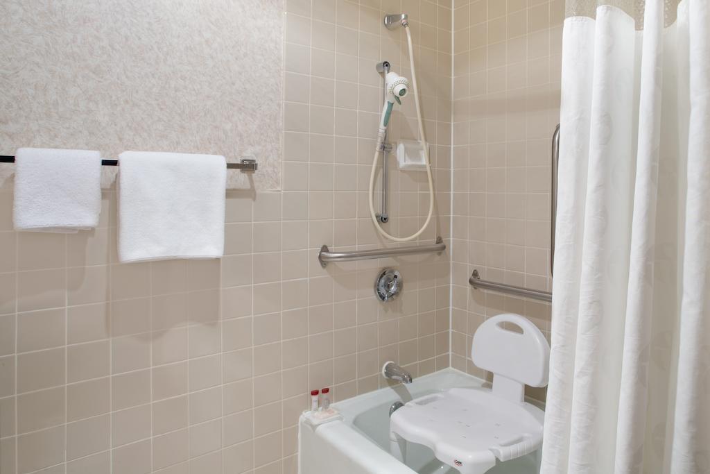 Best Western Plus Executive Residency Waterloo & Cedar Falls Exteriör bild