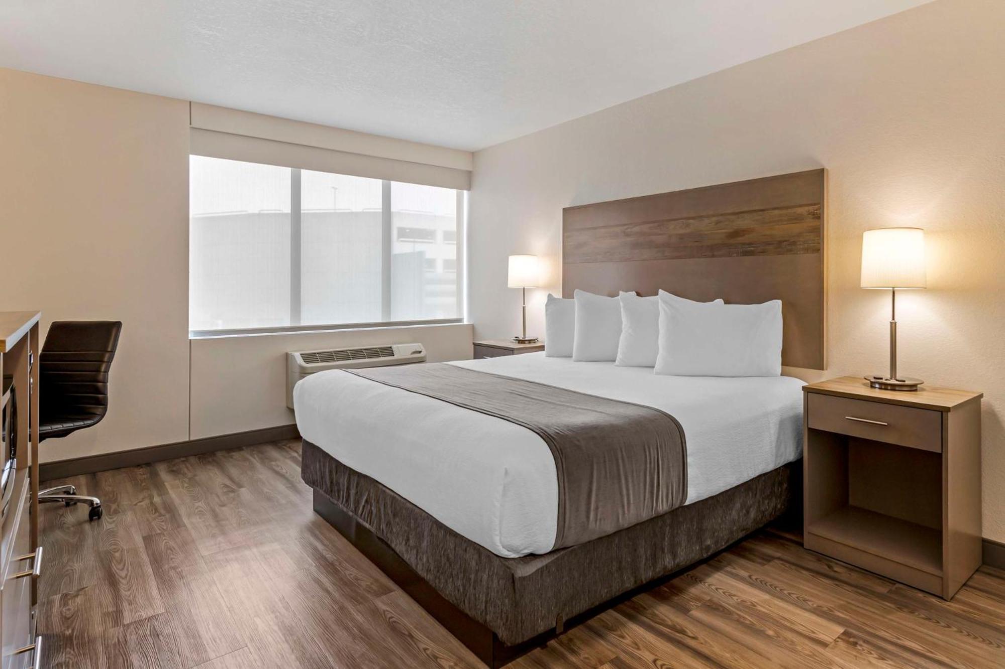 Best Western Plus Executive Residency Waterloo & Cedar Falls Exteriör bild