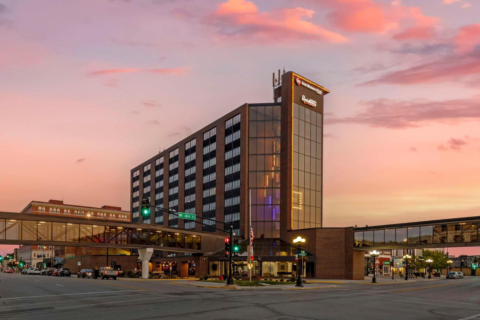 Best Western Plus Executive Residency Waterloo & Cedar Falls Exteriör bild