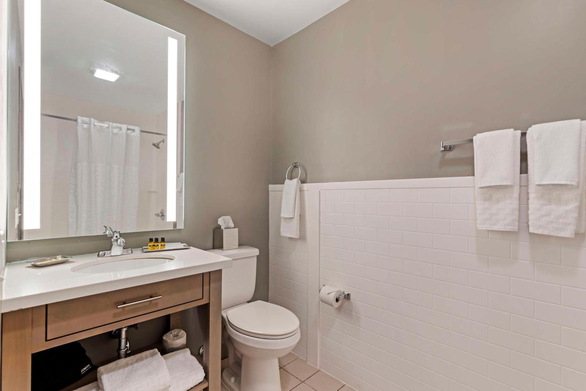 Best Western Plus Executive Residency Waterloo & Cedar Falls Exteriör bild