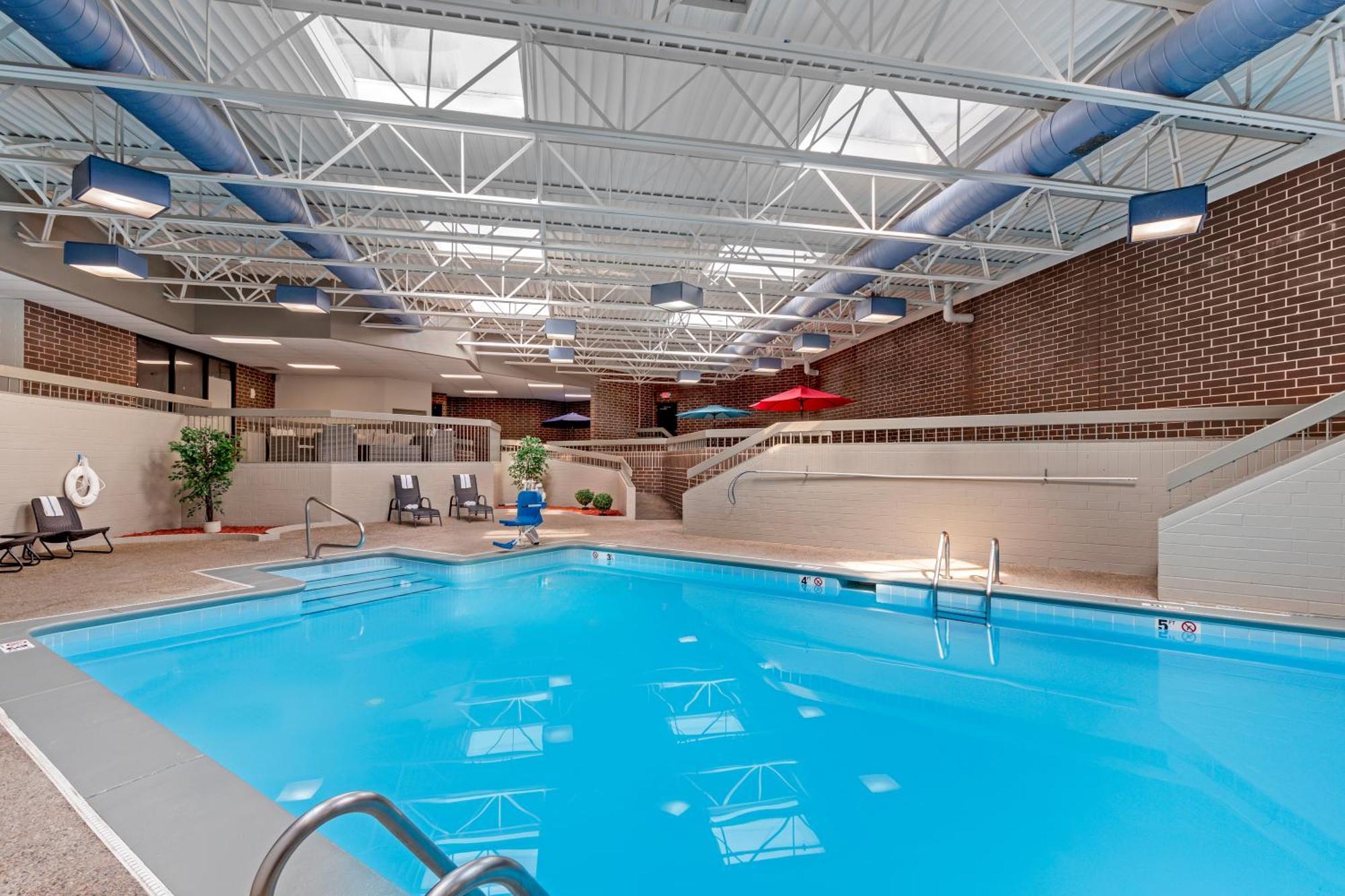 Best Western Plus Executive Residency Waterloo & Cedar Falls Exteriör bild