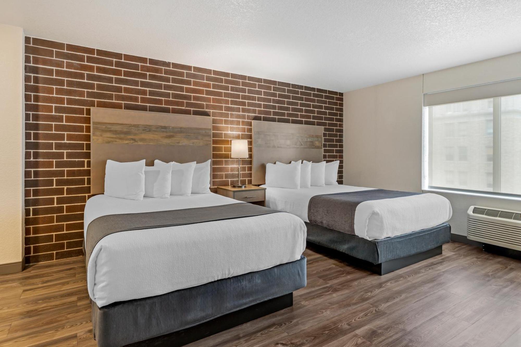 Best Western Plus Executive Residency Waterloo & Cedar Falls Exteriör bild
